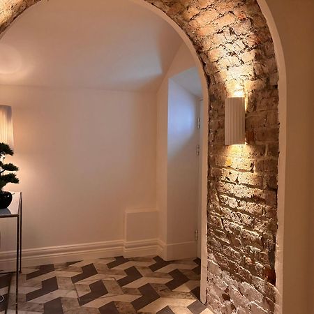 Luxurious 2 Bedroom Apartment With Sea View In Monkstown Blackrock  Bagian luar foto