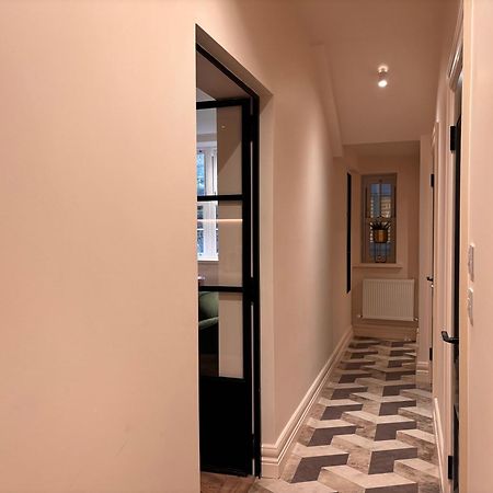Luxurious 2 Bedroom Apartment With Sea View In Monkstown Blackrock  Bagian luar foto