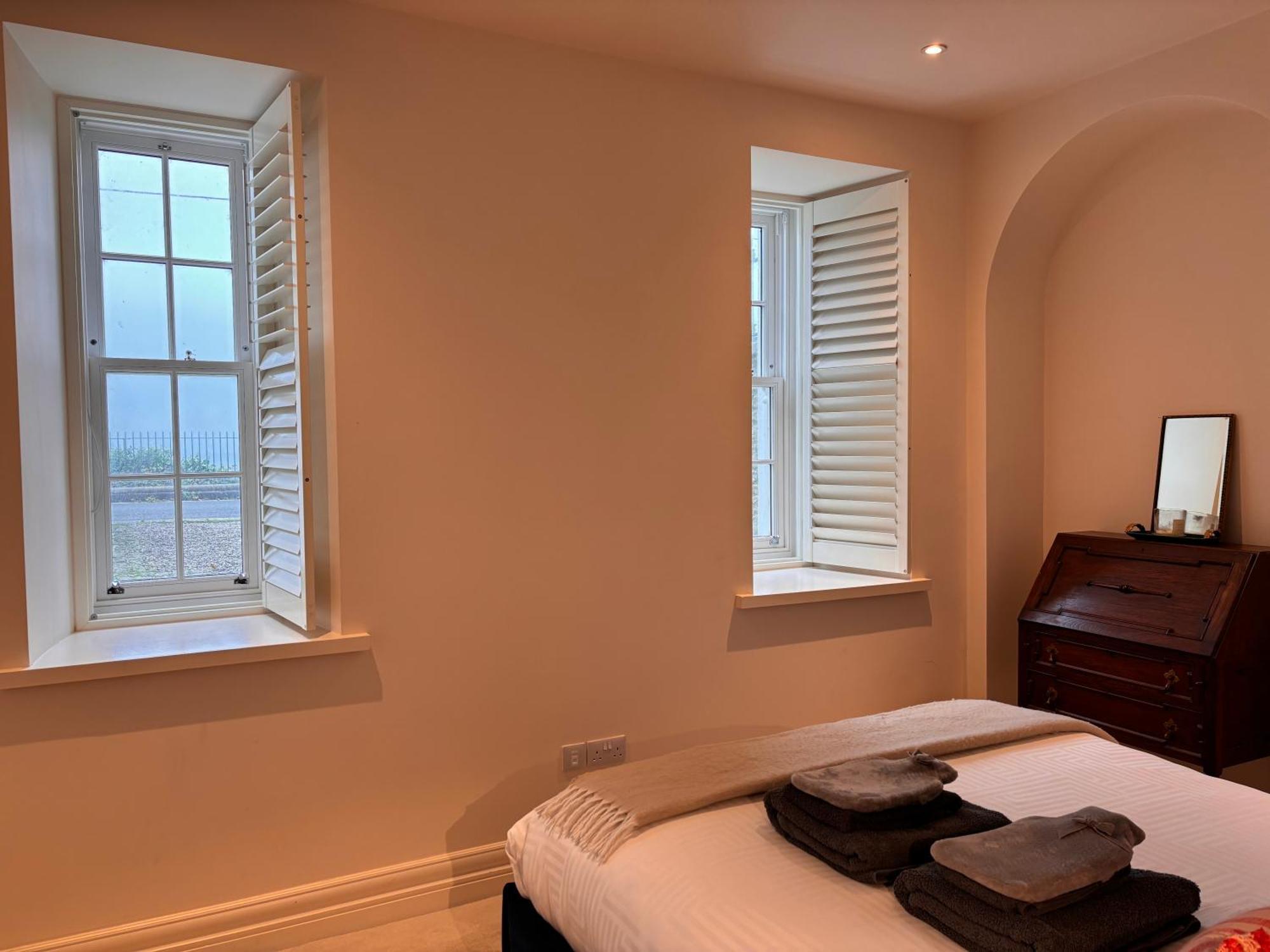 Luxurious 2 Bedroom Apartment With Sea View In Monkstown Blackrock  Bagian luar foto