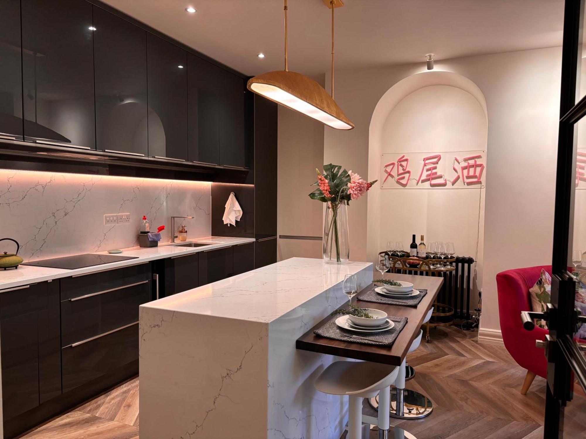 Luxurious 2 Bedroom Apartment With Sea View In Monkstown Blackrock  Bagian luar foto
