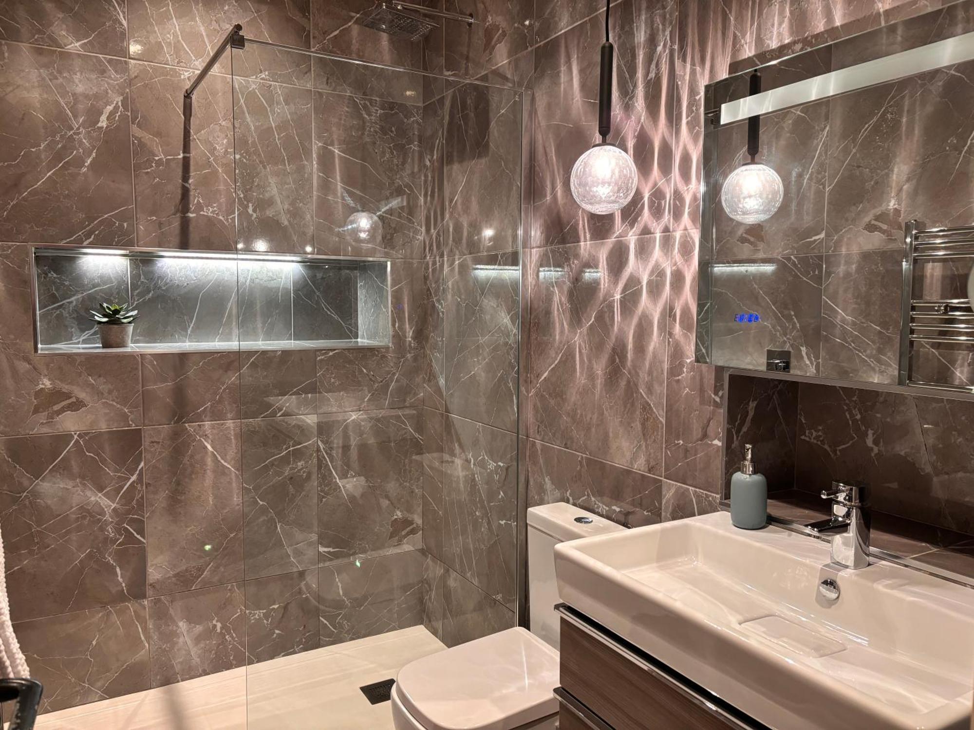 Luxurious 2 Bedroom Apartment With Sea View In Monkstown Blackrock  Bagian luar foto